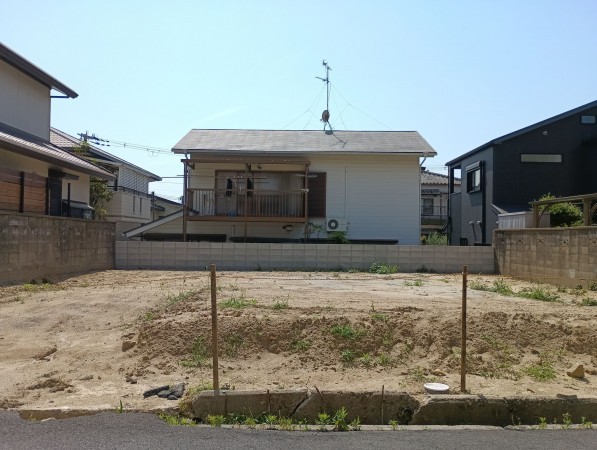 東大阪市北石切町、土地の前面道路を含む現地写真画像です