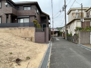 東大阪市北石切町、土地の前面道路を含む現地写真画像です