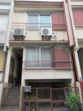 東大阪市中石切町、収益物件/住宅の外観画像です