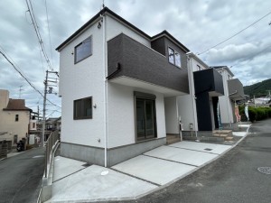 東大阪市東石切町、新築一戸建ての外観画像です