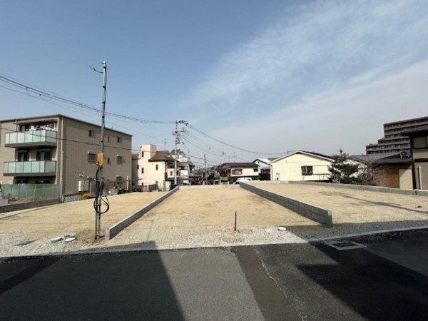 東大阪市東石切町、新築一戸建ての前面道路を含む現地写真画像です