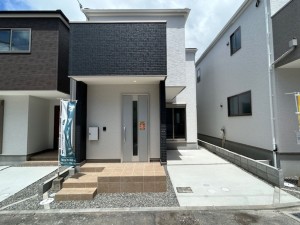 東大阪市東石切町、新築一戸建ての外観画像です
