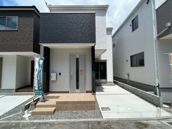 東大阪市東石切町、新築一戸建ての外観画像です