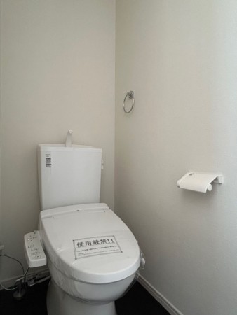 東大阪市東石切町、新築一戸建てのトイレ画像です