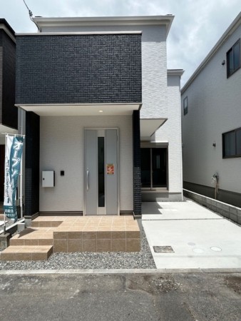東大阪市東石切町、新築一戸建ての外観画像です