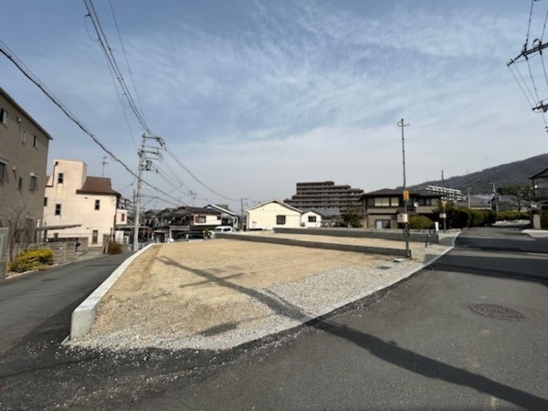 東大阪市東石切町、新築一戸建ての前面道路を含む現地写真画像です