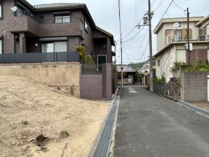 東大阪市北石切町、土地の前面道路を含む現地写真画像です