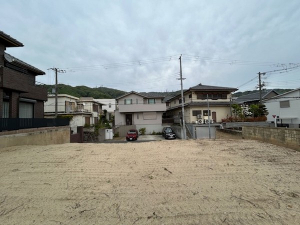 東大阪市北石切町、土地の前面道路を含む現地写真画像です
