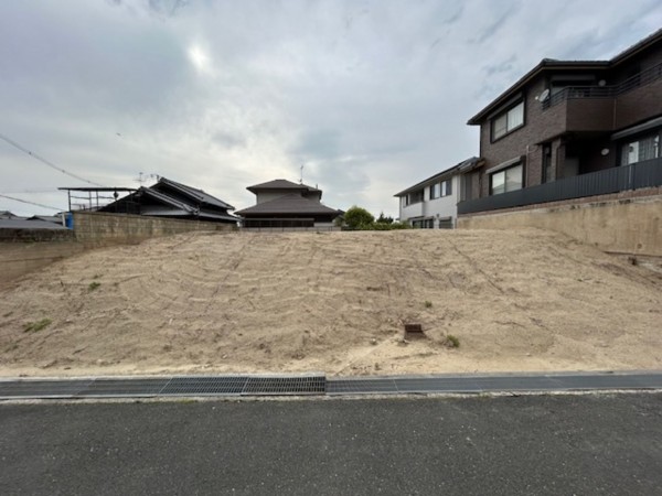 東大阪市北石切町、土地の前面道路を含む現地写真画像です