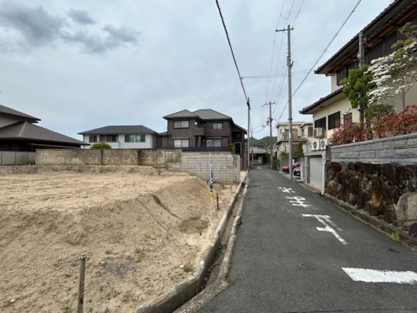 東大阪市北石切町、土地の前面道路を含む現地写真画像です