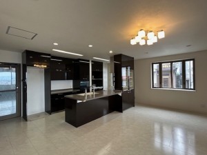 東大阪市日下町、中古一戸建ての居間画像です