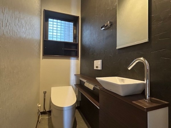 東大阪市日下町、中古一戸建てのトイレ画像です