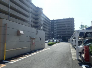 東大阪市布市町、マンションの駐車場画像です