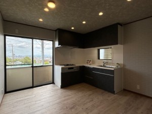 東大阪市東石切町、中古一戸建てのキッチン画像です