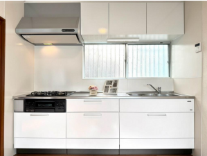 東大阪市東石切町、中古一戸建てのキッチン画像です