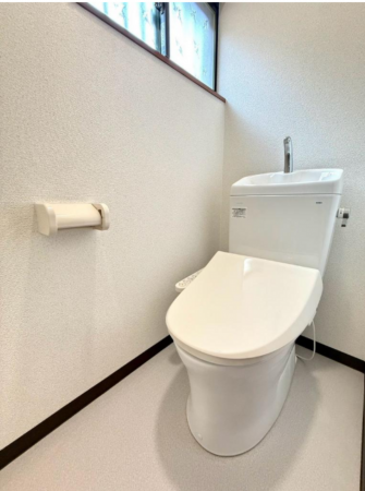 東大阪市東石切町、中古一戸建てのトイレ画像です