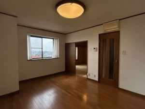 東大阪市東石切町、中古一戸建ての居間画像です