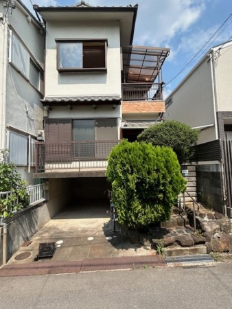 東大阪市北石切町、中古一戸建ての外観画像です