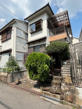 東大阪市北石切町、中古一戸建ての外観画像です