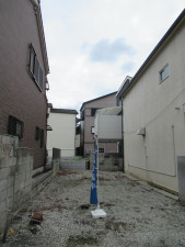東大阪市中石切町、新築一戸建ての前面道路を含む現地写真画像です
