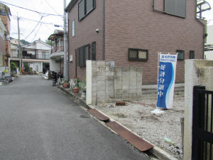 東大阪市中石切町、新築一戸建ての前面道路を含む現地写真画像です