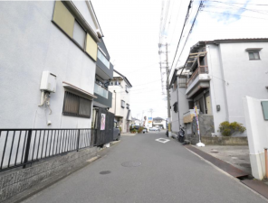東大阪市北石切町、土地の前面道路を含む現地写真画像です