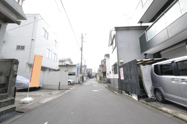東大阪市北石切町、土地の前面道路を含む現地写真画像です