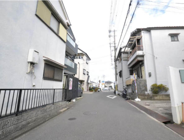 東大阪市北石切町、土地の前面道路を含む現地写真画像です
