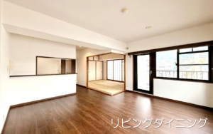 東大阪市西石切町、マンションの居間画像です