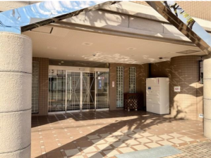 東大阪市西石切町、マンションのエントランス画像です