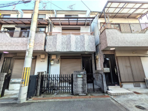 東大阪市日下町、中古一戸建ての外観画像です