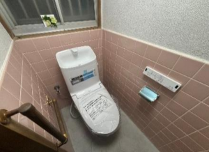 東大阪市中石切町、収益物件/住宅のトイレ画像です