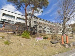 北佐久郡立科町大字芦田八ケ野、マンションの画像です