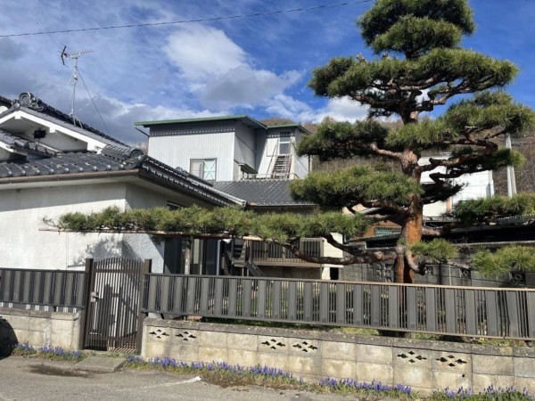 南佐久郡佐久穂町大字高野町、中古一戸建ての外観画像です