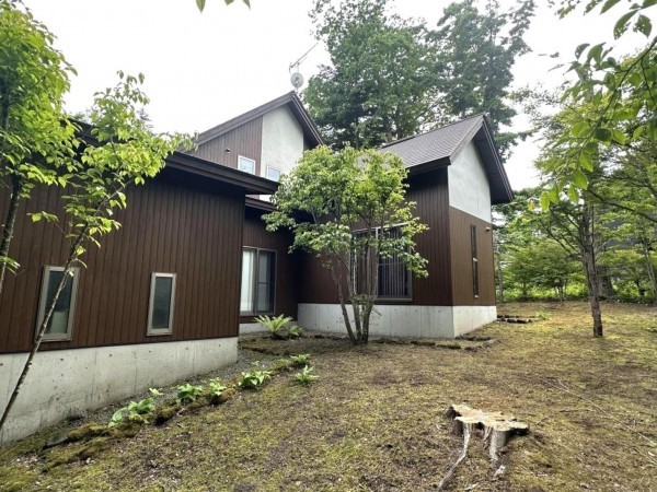 北佐久郡軽井沢町大字長倉、中古一戸建ての画像です