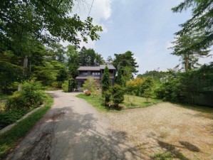 北佐久郡軽井沢町大字長倉、中古一戸建ての画像です