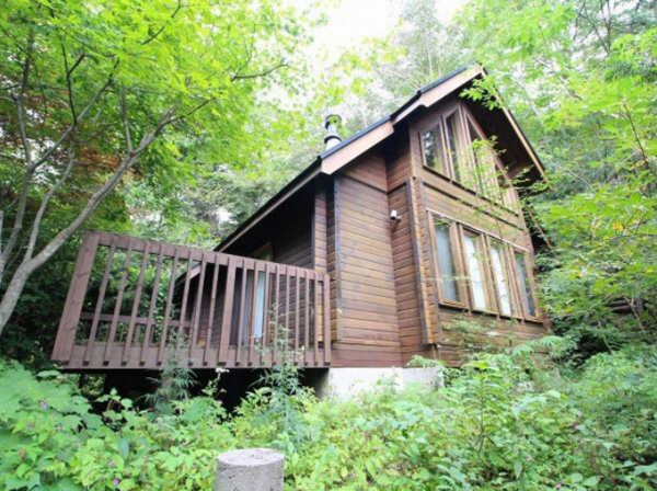 北佐久郡軽井沢町大字長倉、中古一戸建ての間取り画像です