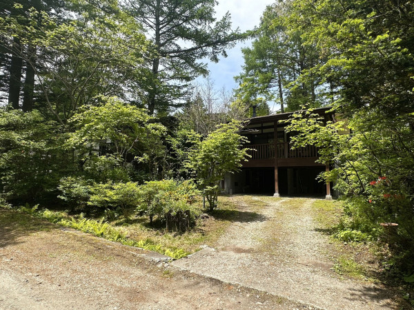 北佐久郡軽井沢町大字長倉、中古一戸建ての画像です