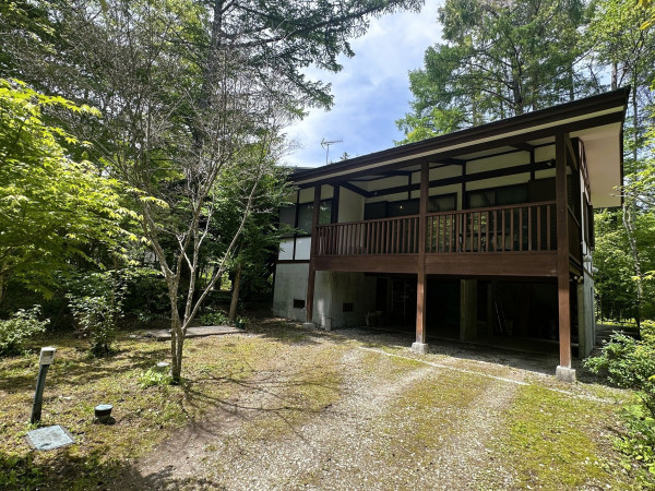 北佐久郡軽井沢町大字長倉、中古一戸建ての画像です