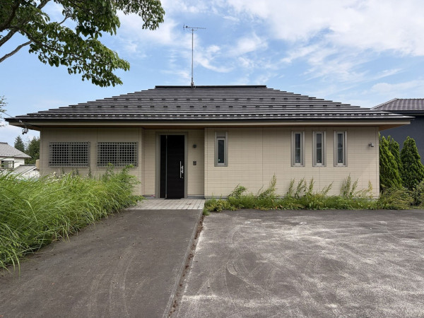 北佐久郡軽井沢町大字長倉、中古一戸建ての画像です