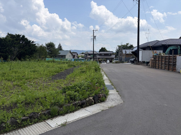 北佐久郡軽井沢町大字長倉、土地の画像です