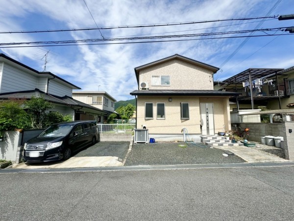 大津市日吉台、中古一戸建ての外観画像です