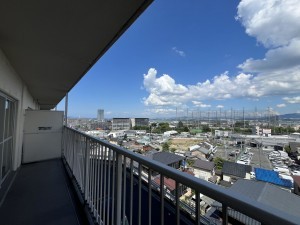 大津市湖城が丘、マンションの画像です