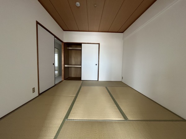 大津市湖城が丘、マンションの画像です