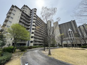 草津市西大路町、マンションの外観画像です