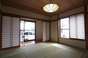 草津市西渋川、中古一戸建ての画像です