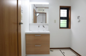 草津市西渋川、中古一戸建ての画像です