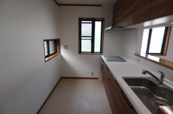 草津市西渋川、中古一戸建ての画像です