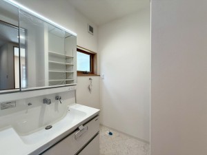 大津市一里山、新築一戸建ての洗面画像です