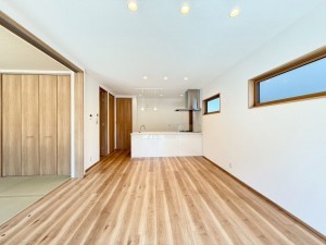 大津市一里山、新築一戸建ての居間画像です